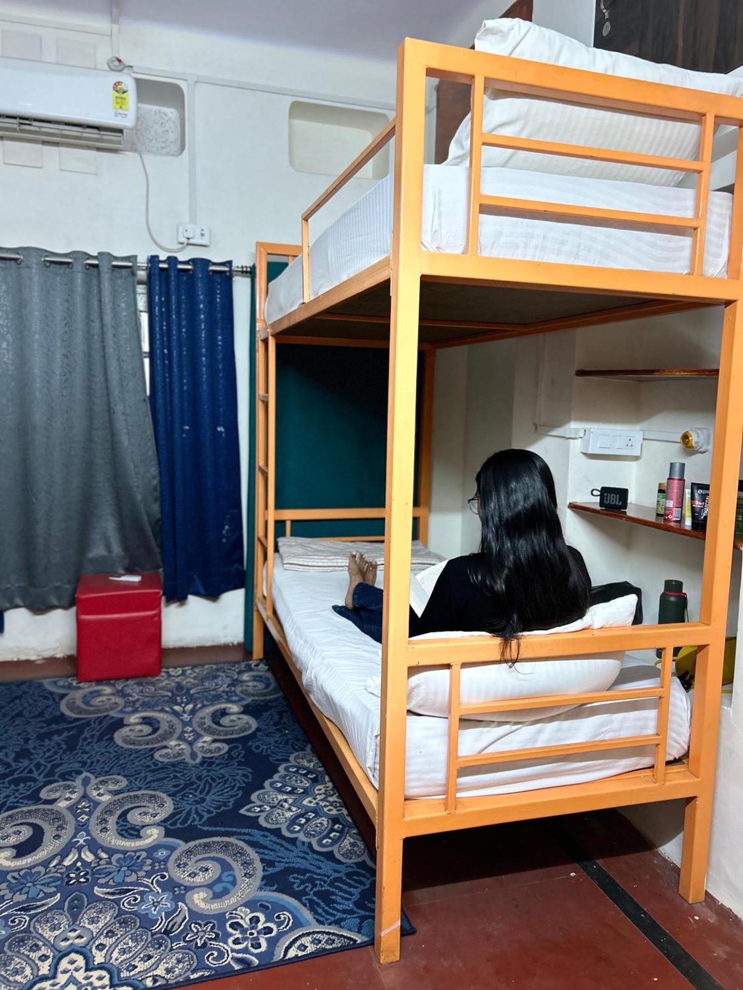 Inka Kashi Hostel Waranasi Zewnętrze zdjęcie
