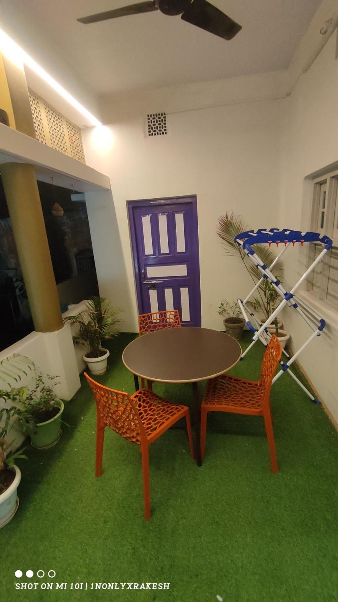 Inka Kashi Hostel Waranasi Zewnętrze zdjęcie