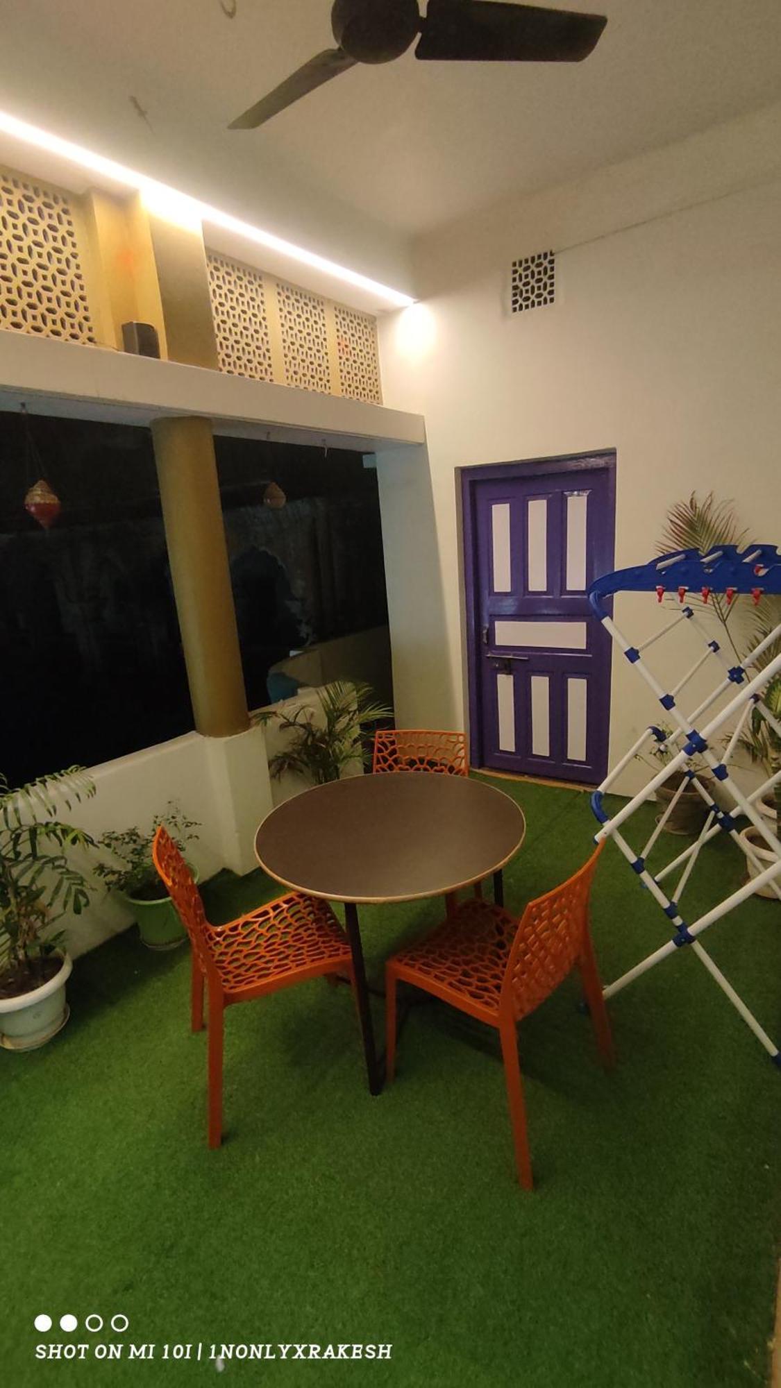 Inka Kashi Hostel Waranasi Zewnętrze zdjęcie